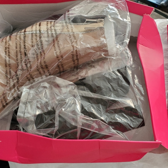 👢 Women's 'Diane' Color Block Ankle Booties - Picture 4 of 9